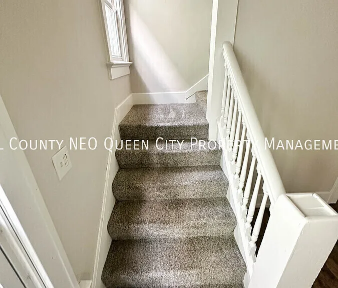 220 Cambridge Ave — Photo 8