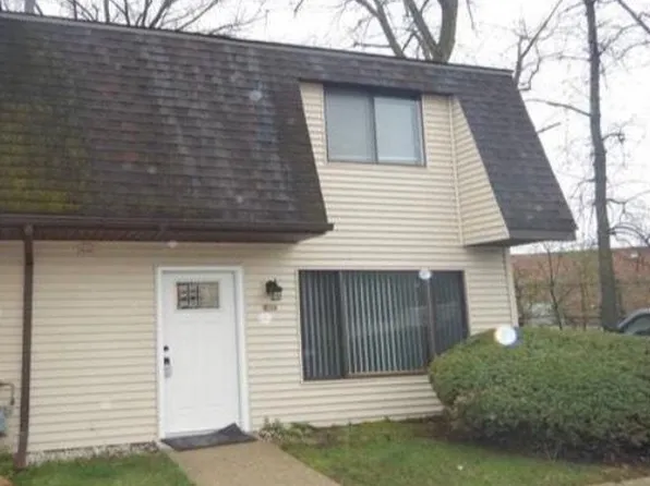303 E 60th Ct, Merrillville, IN 46410