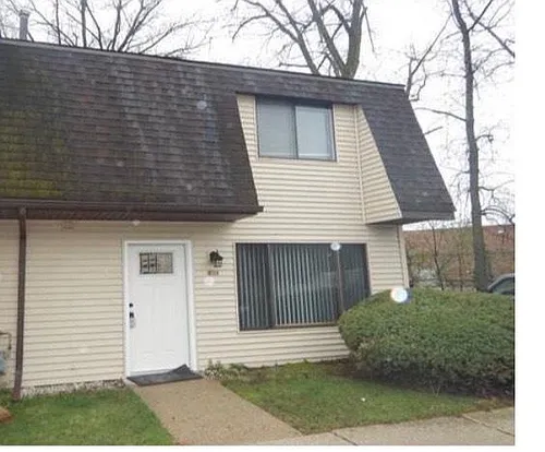 303 E 60th Ct Photo 1