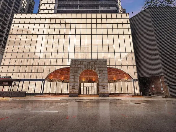 10 E Ontario St, Chicago, IL