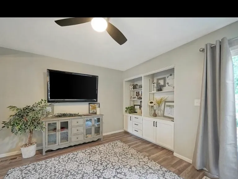 2336 Southwood Pl — Photo 3