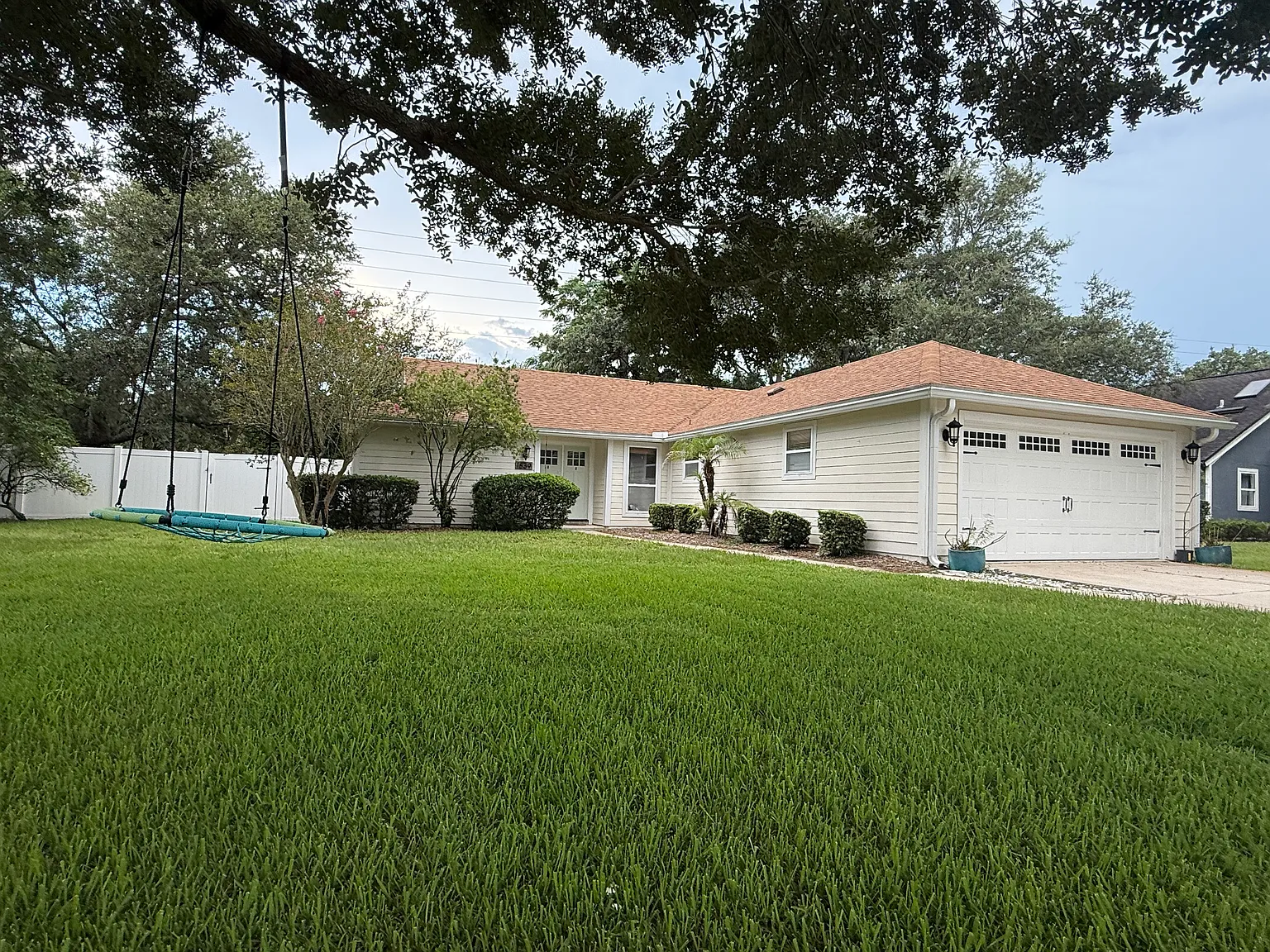 3 bed, 1444 sqft, $3,200 — Photo 1