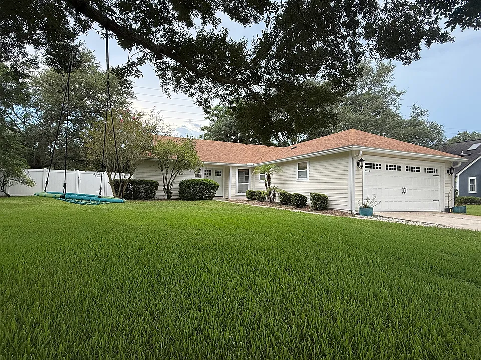 1839 Leeward Ln
