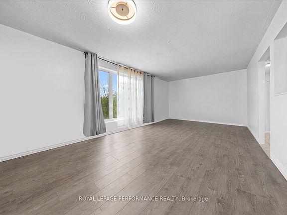 4th image of 1702 Russell Rd #2