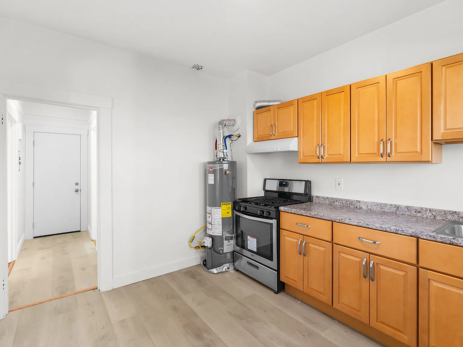 1 bed, 650 sqft, $2,250 — Photo 3