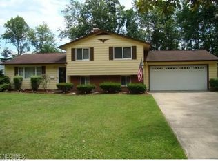 28671 Elder Dr, North Olmsted, OH 44070