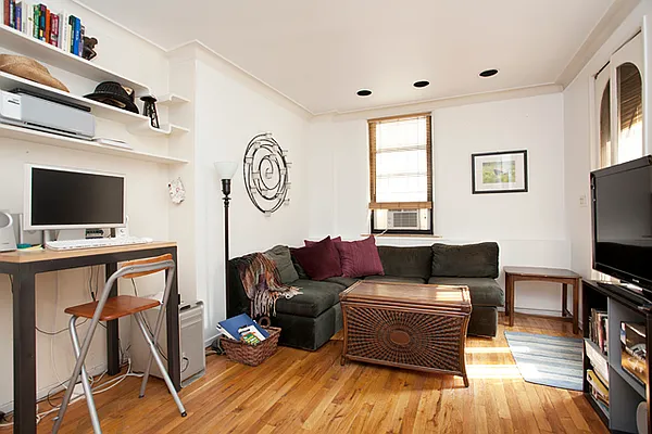 Sold by Marc Meir, LREB | media 26