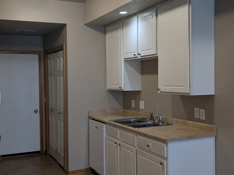 1139 NE 7th Ln — Photo 3