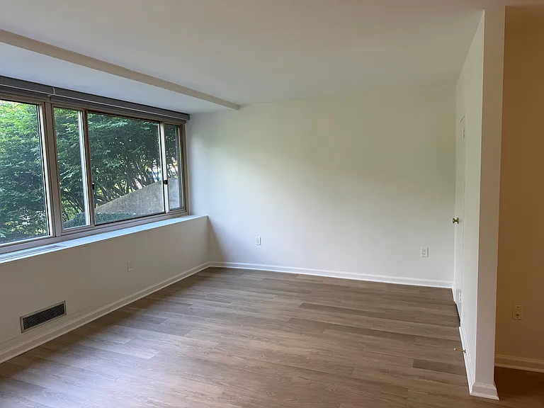 4101 Cathedral Ave NW #409 — Photo 5
