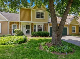 1945 Ozark Pkwy, Algonquin, IL 60102