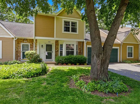 1945 Ozark Pkwy, Algonquin, IL 60102