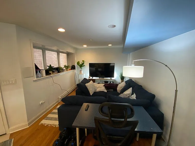 634 W Barry Ave #GDN — Photo 8