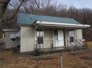 618 W Main St, Grafton, IL 62037