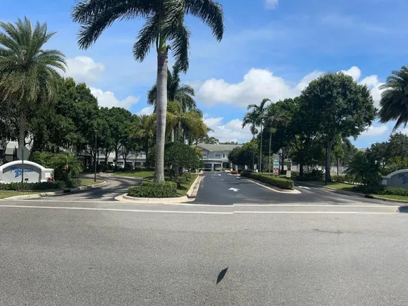 3016 Grandiflora Drive #3016, Greenacres, FL 33467