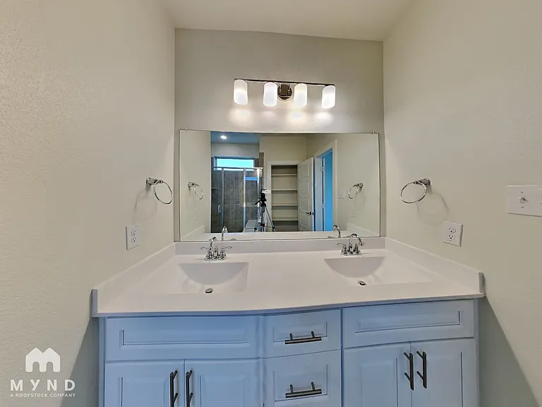 4725 Tanglewood Dr — Photo 9