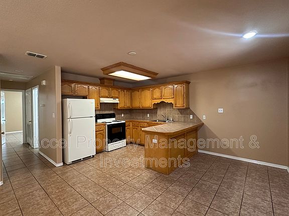 4th image of 811 French Ave #10