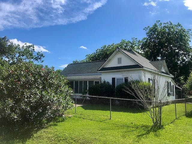 811 5th St Palacios Tx 77465 Zillow