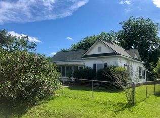 811 5th St, Palacios, TX 77465