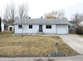 205 4th St E, Horace, ND 58047