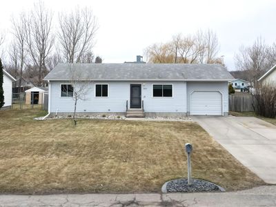 205 4th St E, Horace, ND, 58047