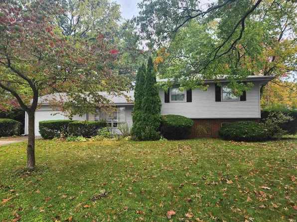 2749 Portland Ln, South Bend, IN 46635