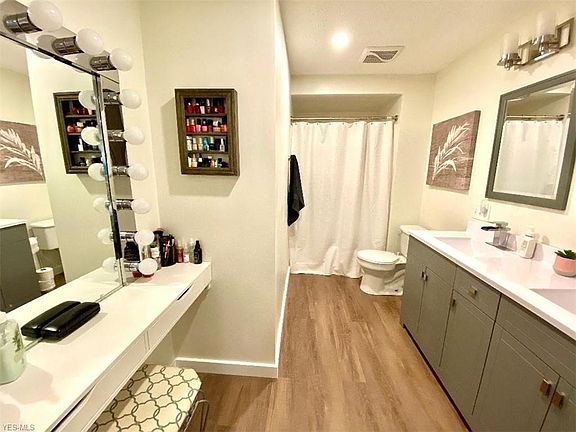 3rd image of 10655 N Woods Cir