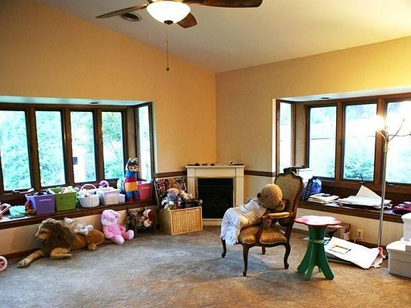 5th image of 3841 Kenwick Dr