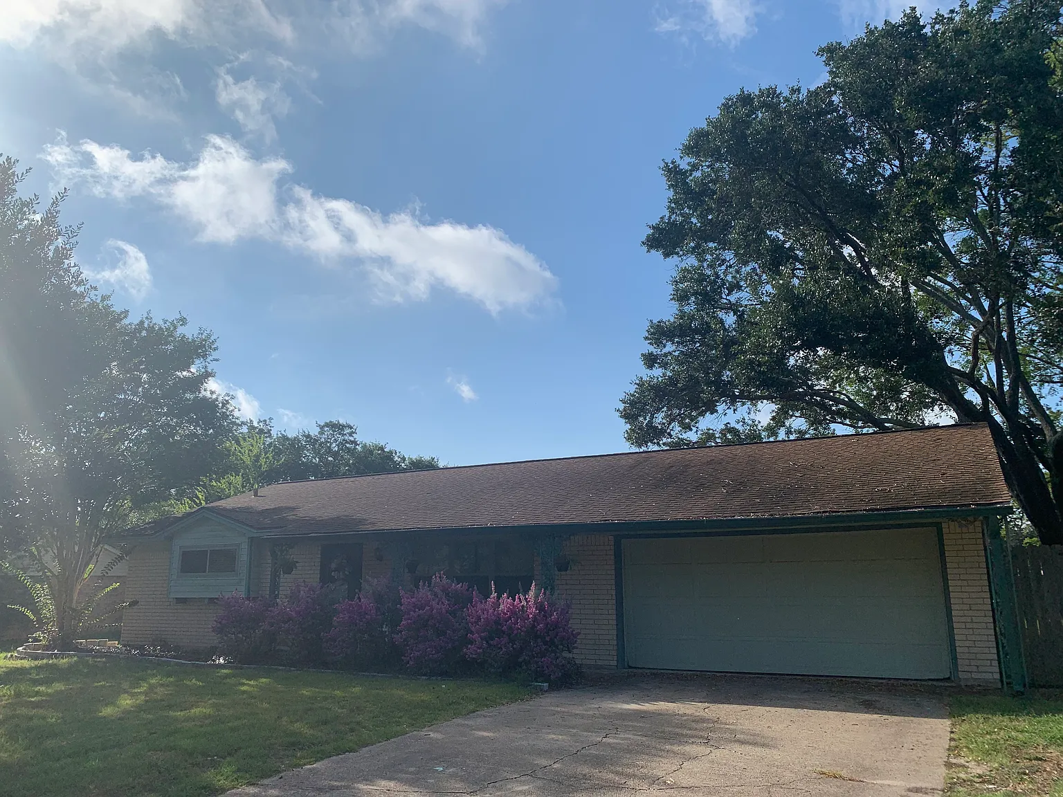 3 bed, 1857 sqft, $2,098 — Photo 2