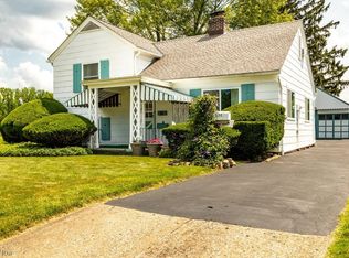 534 3rd St, Elyria, OH 44035