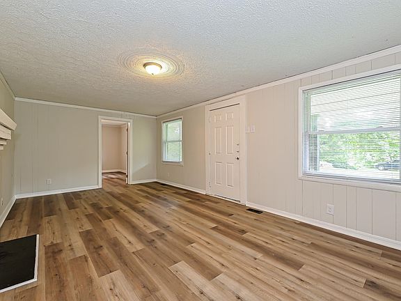 3rd image of 100 Oates Ct