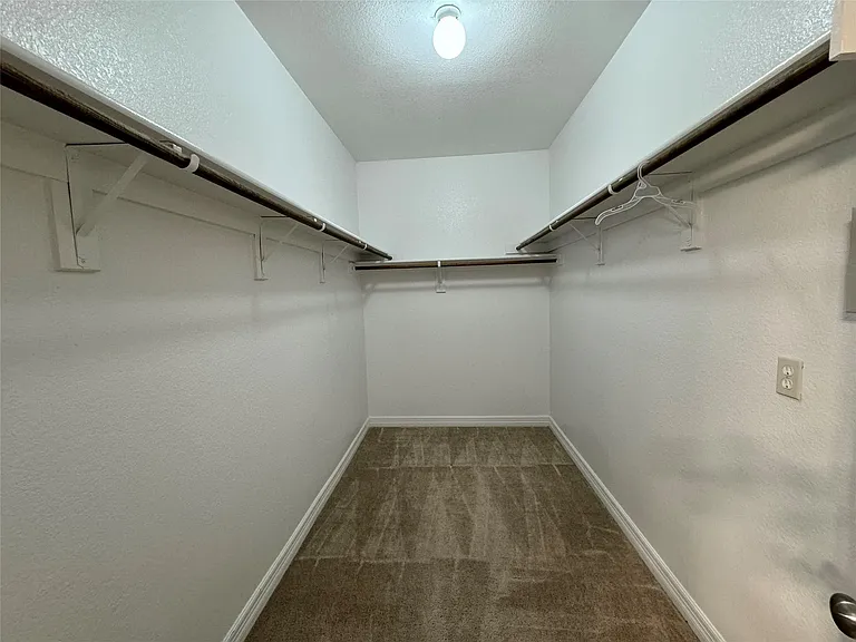4405 Brighton Dr — Photo 11