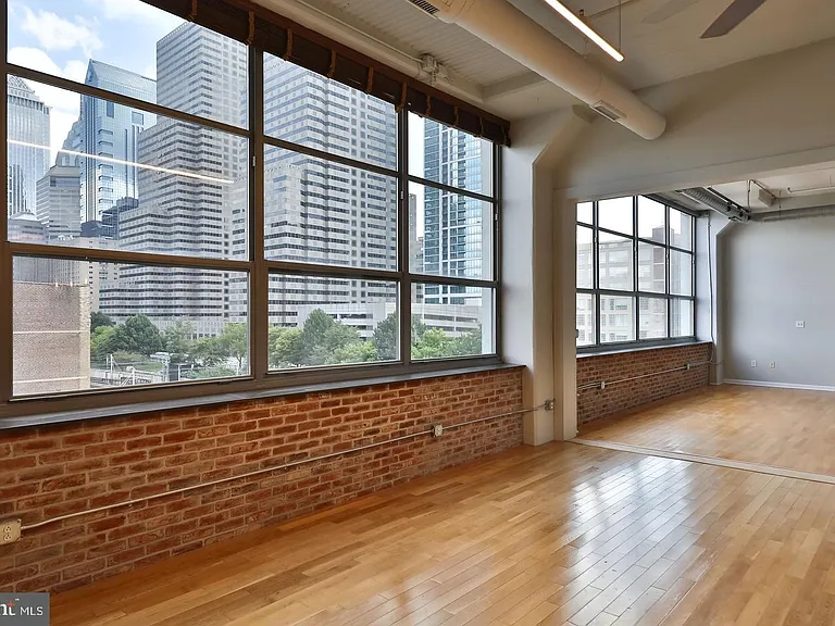 2200 Arch St #28-506-507 — Photo 6
