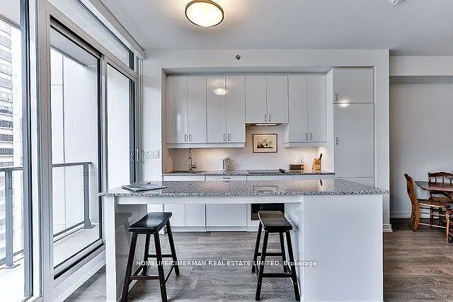 426 University Ave #1110 — Photo 5