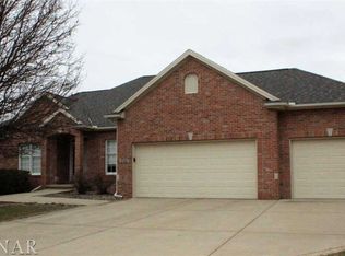 2104 Foxtail Rd, Bloomington, IL 61704