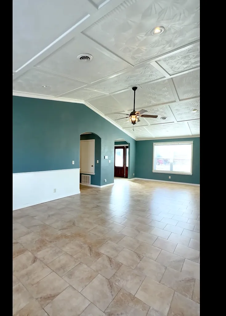 3 bed, 1432 sqft, $2,000 — Photo 2