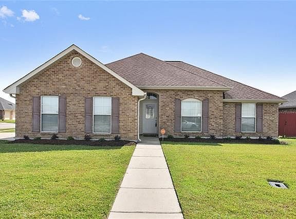 3rd image of 45 Tuscany Dr