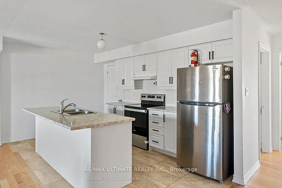 3 bed, $2,300 — Photo 2