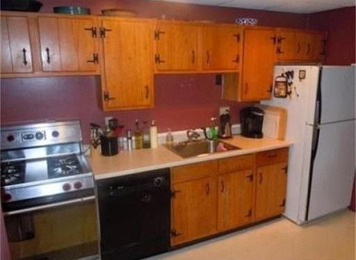 4th image of 16 Lincoln Ct #16