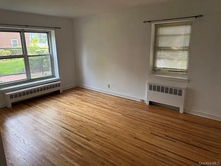 221 Middle Neck Rd #C1 — Photo 6