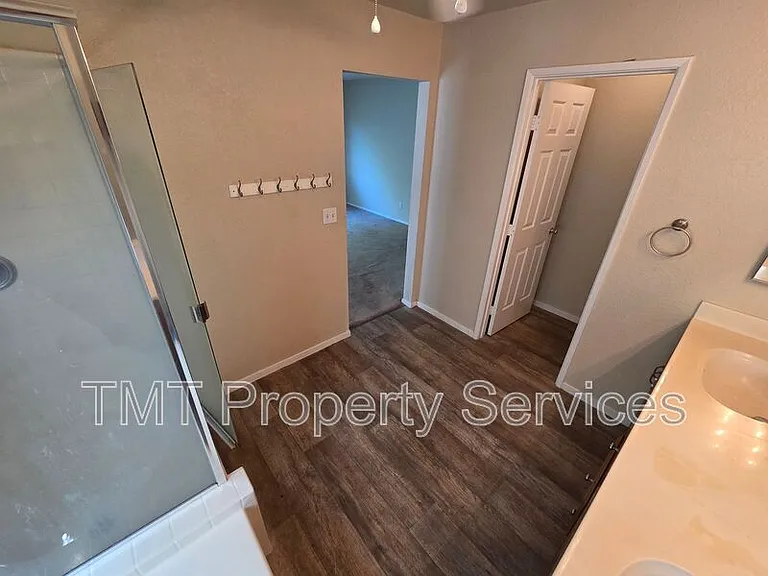 1717 Providence Way — Photo 40