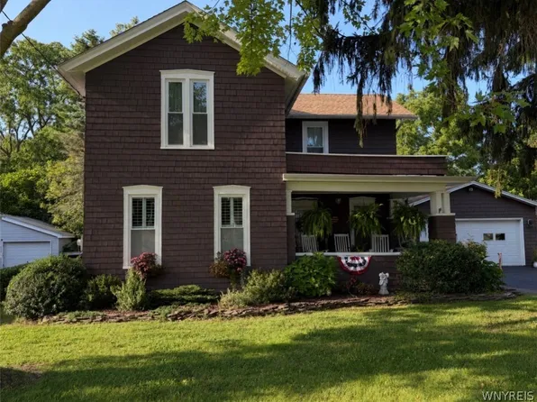8143 West Ave, Gasport, NY 14067