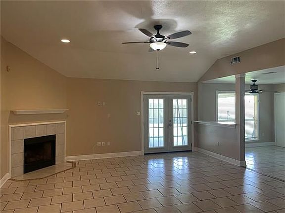 3rd image of 119 Cypress Grove Ct