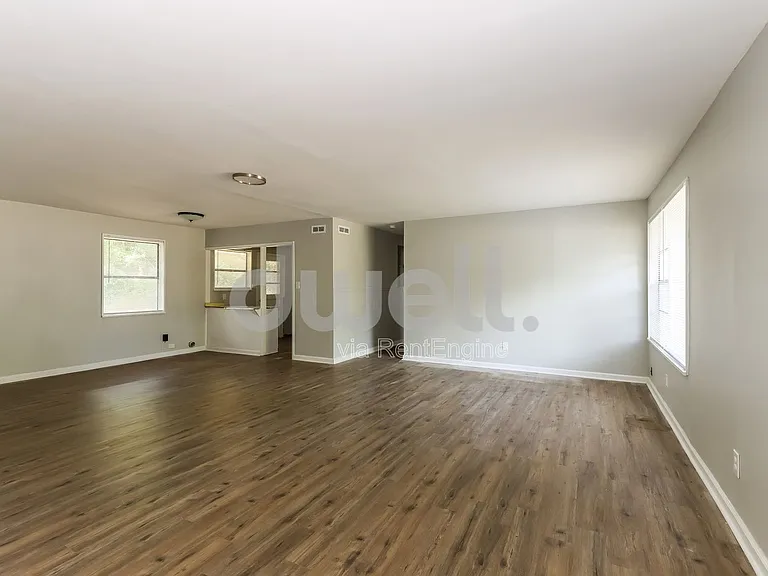 778 Vincent Ave NE — Photo 2