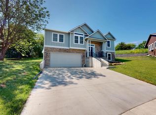 3755 SW Summerfield Dr, Topeka, KS 66610