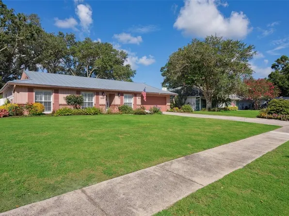 15316 Winding Creek Dr, Tampa, FL 33613