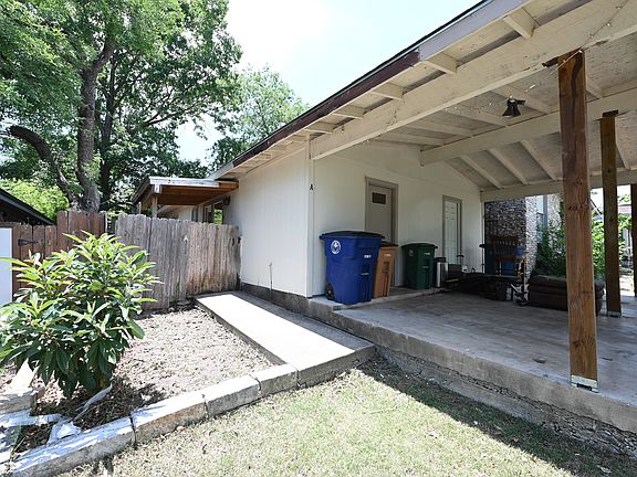 2nd image of 1503 Valleyridge Dr Unit A