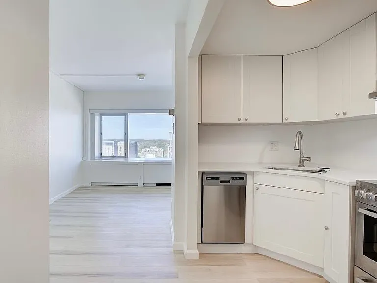 555 E William St #16G — Photo 18