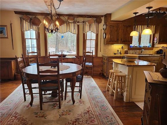 5th image of 276 Widow Sweets Rd
