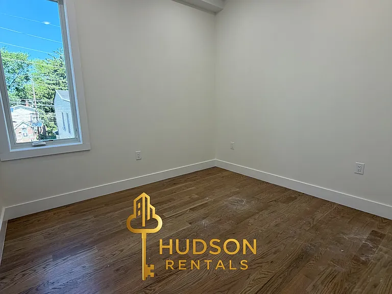 40 Lembeck Ave #301 — Photo 4