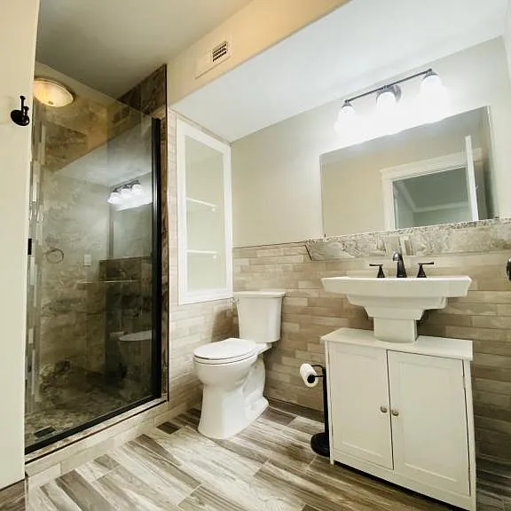 708 Emma Ct — Photo 23